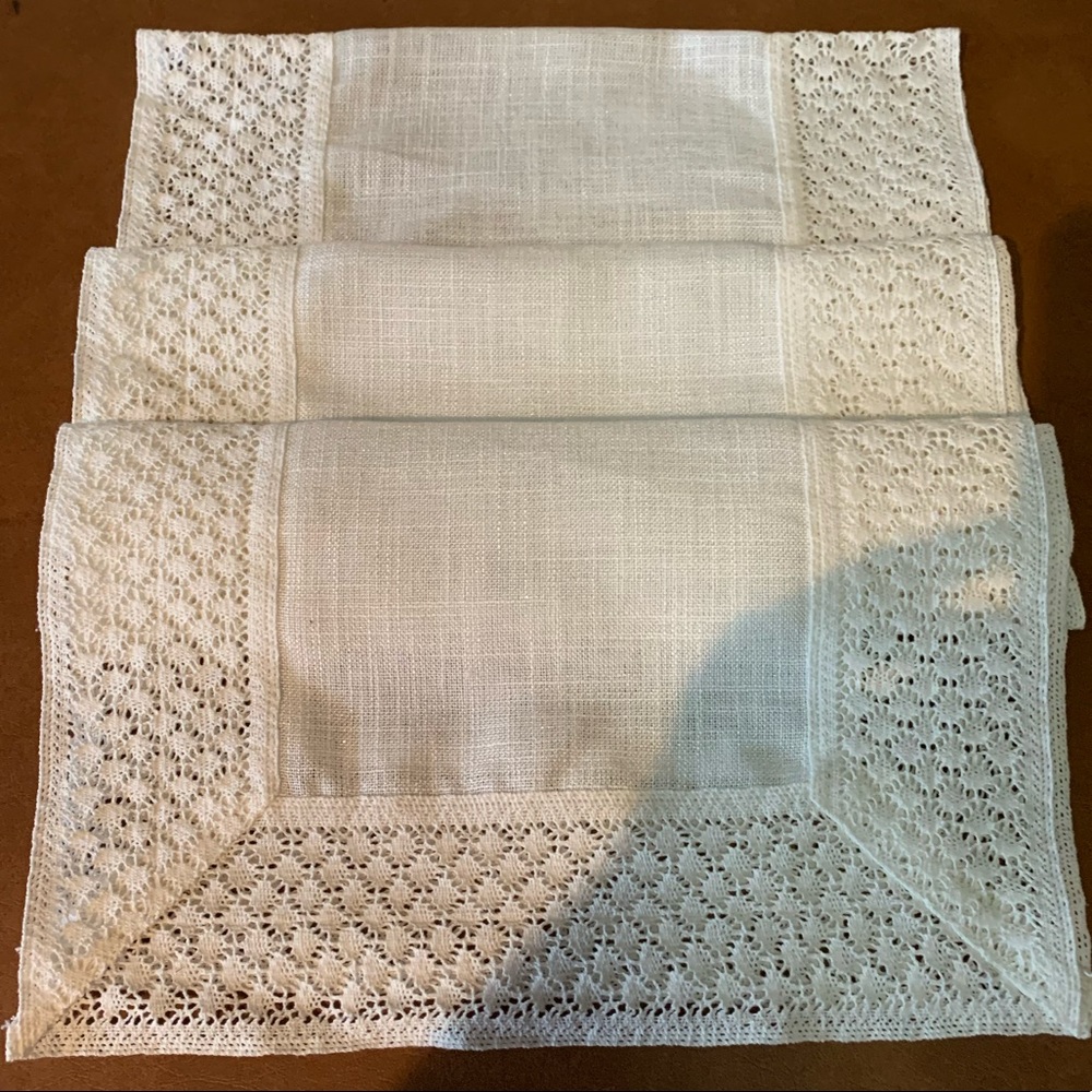 Lace edge table runner